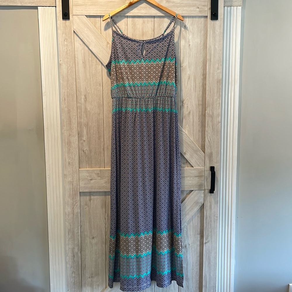 The Limited Women’s XL maxi dress.